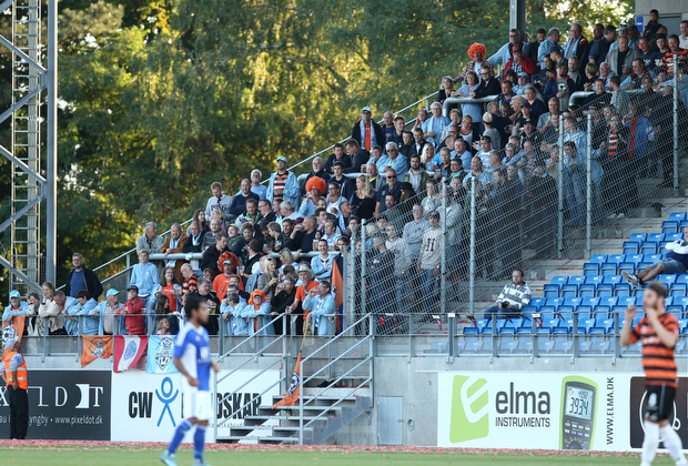 FODBOLD: FC Helsing¿r-fans under kampen i Bet25 Ligaen mellem Lyngby Boldklub og FC Helsing¿r den 28. august 2015 p Lyngby Stadion. Foto: Claus Birch
