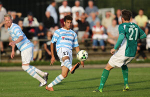 FODBOLD: Souheib Dhaflaoui (FC Helsing¿r) t¾mmer bolden under kampen i DBU Pokalen 2. runde mellem Fredensborg BI og FC Helsing¿r 31. august 2016 p Fredensborg Stadion. Foto: Claus Birch